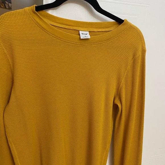 TNA Aritzia ribbed shirt - Picture 3 of 3